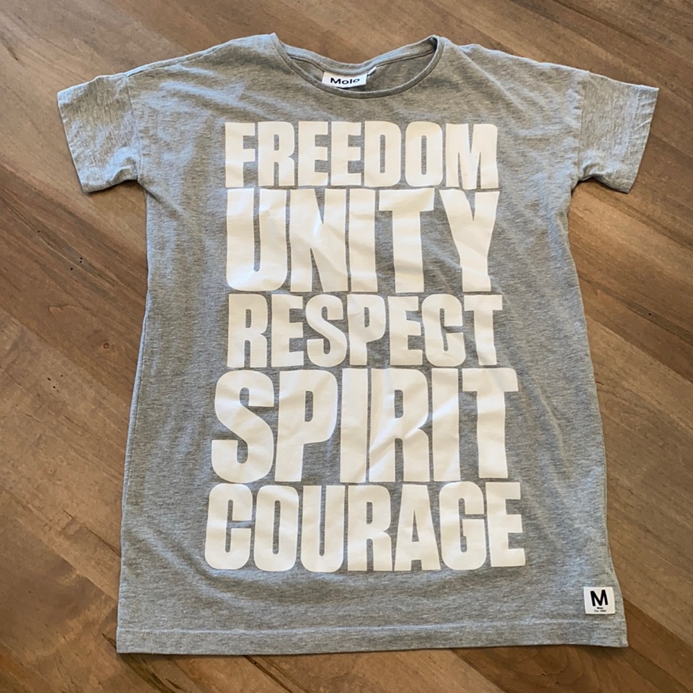 Girls Youth Molo TShirt Size 12